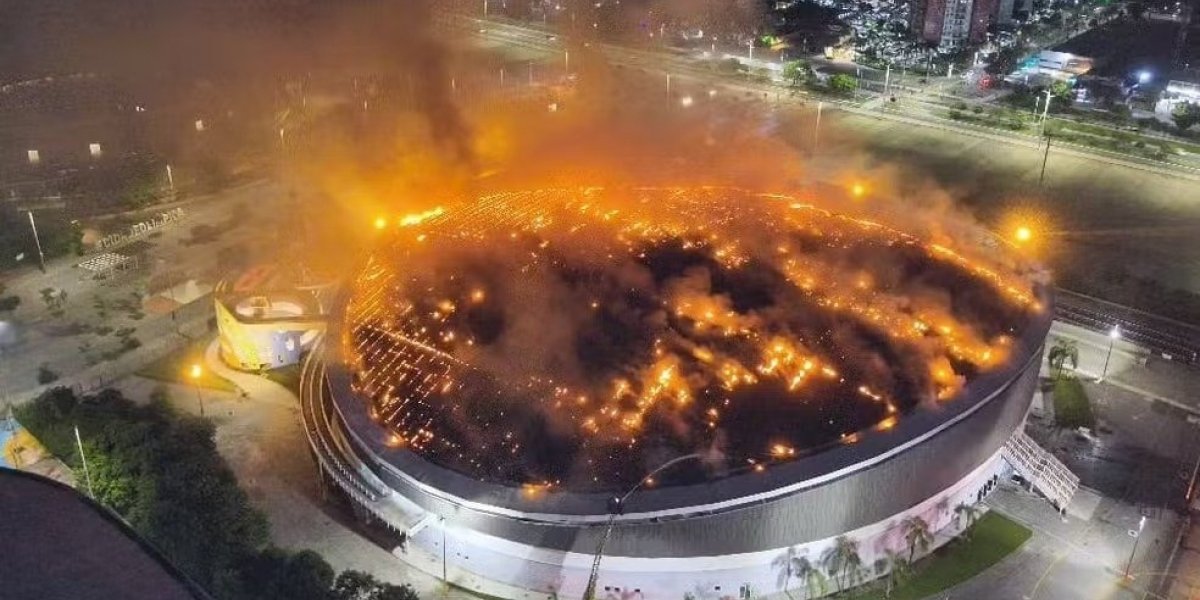 Incêndio atinge telhado do Velódromo do Parque Olímpico do Rio e mobiliza bombeiros