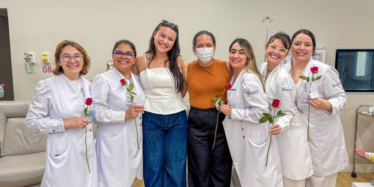 Emocionante: vice-prefeita toca sino da vitória após 9 meses de tratamento contra câncer