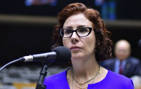 Defesa de Carla Zambelli recorre na Itália contra extradição ao Brasil