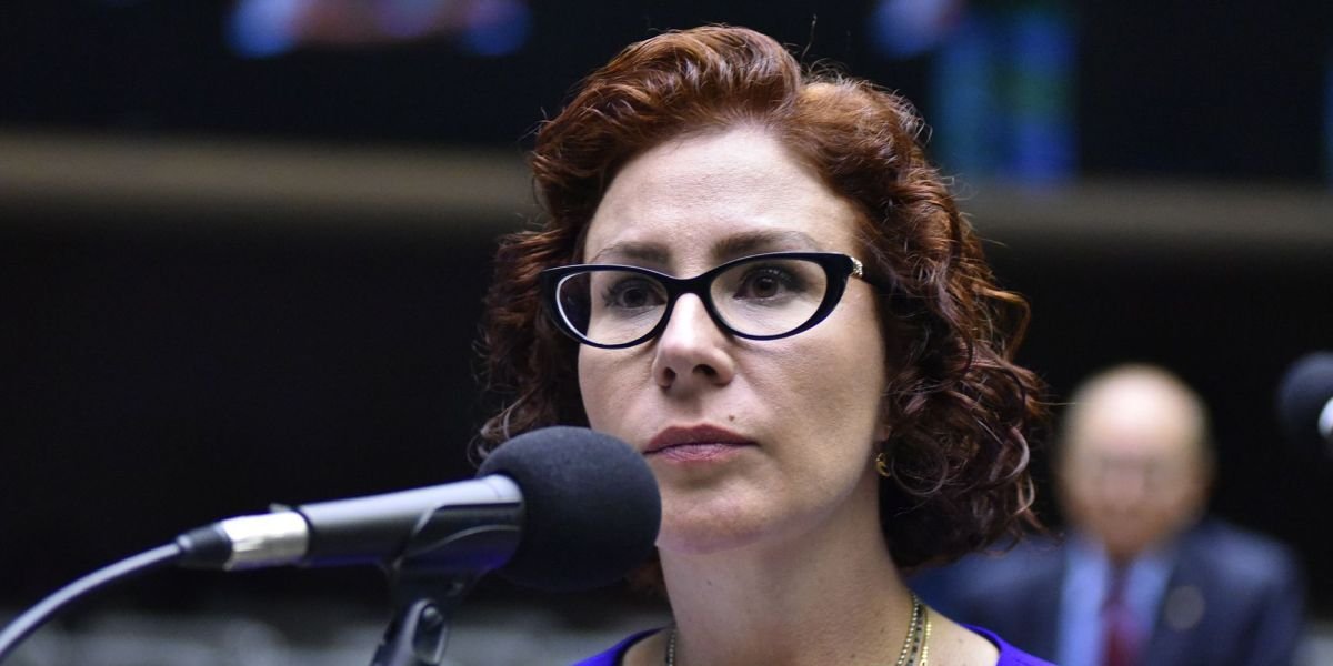 Defesa de Carla Zambelli recorre na Itália contra extradição ao Brasil