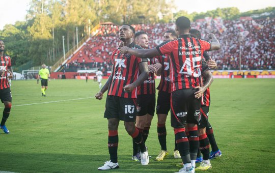 Leão sai com os 3 pontos em partida sólida contra o São Paulo