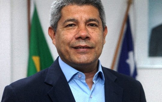 Jerônimo Rodrigues abre a Bienal do Livro em Salvador