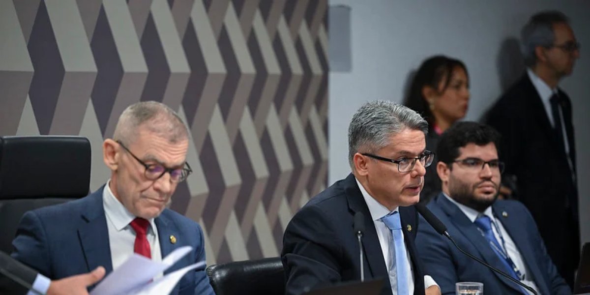 CPI rejeita relatório que pedia indiciamento de Moraes, Toffoli e Gilmar Mendes