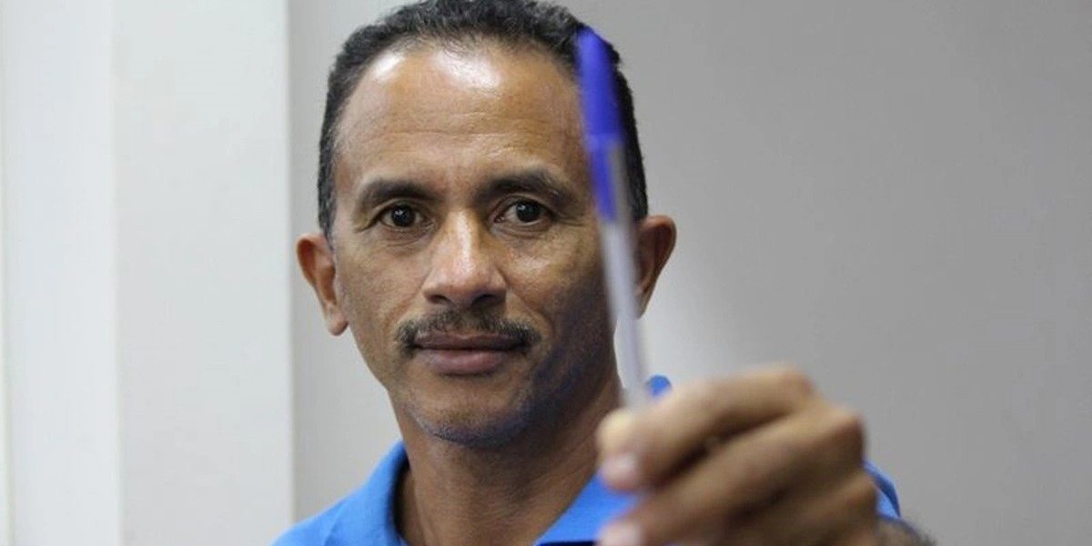 Manoel Gomes confirma pré-candidatura a deputado e se atrapalha ao comentar propostas