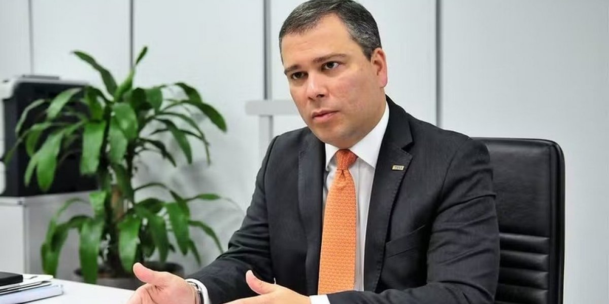 PF prende Paulo Henrique Costa, ex-presidente do BRB, durante Operação Compliance Zero