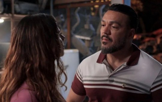 Belo e Viviane Araújo protagonizam beijo em novela e movimentam a web