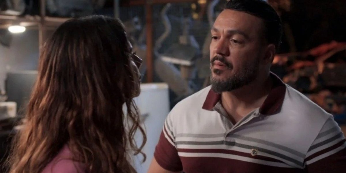 Belo e Viviane Araújo protagonizam beijo em novela e movimentam a web