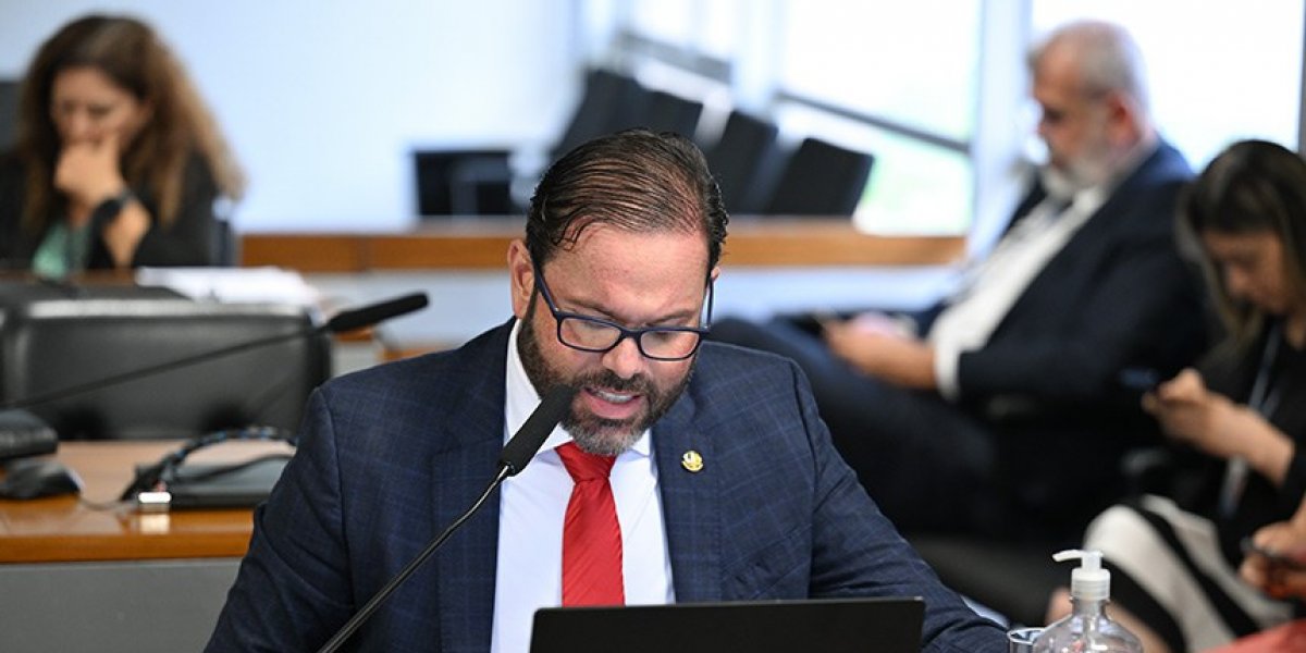 Senadores viajam aos EUA para acompanhar casos de asilo e situação de Ramagem