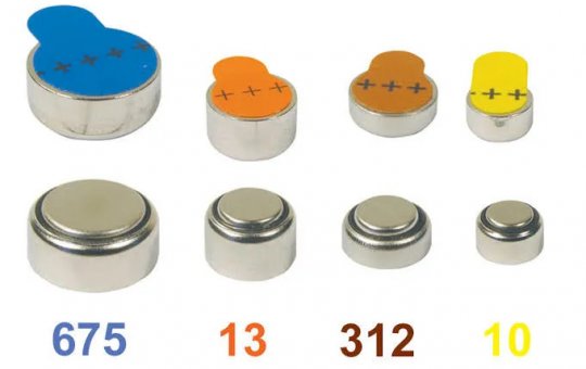 Usuários são afetados pela baixa oferta de pilhas para aparelhos auditivos em drogarias