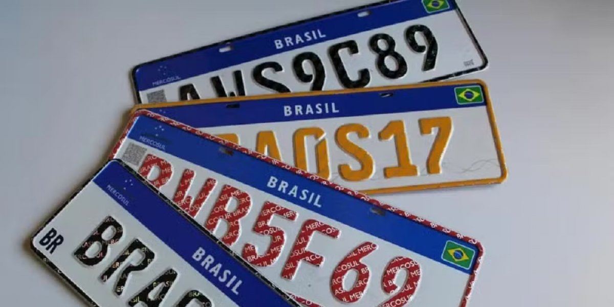 Comissão aprova projeto que recoloca estado e município nas placas de veículos brasileiros