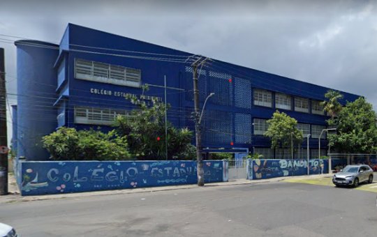 Adolescente é vítima de estupro coletivo dentro de escola em Salvador