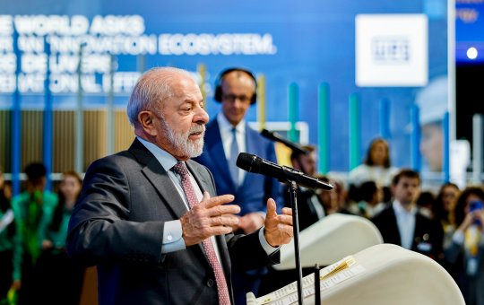 'Cansamos de ser tratados como um país pobre e pequeno', diz Lula sobre o Brasil em giro pela Europa