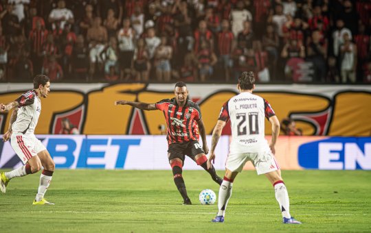 Vitória e Flamengo em partida válida pelo Campeonato Brasileiro de 2026