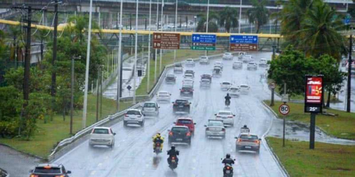 Chuvas fortes provocam ocorrências em Salvador