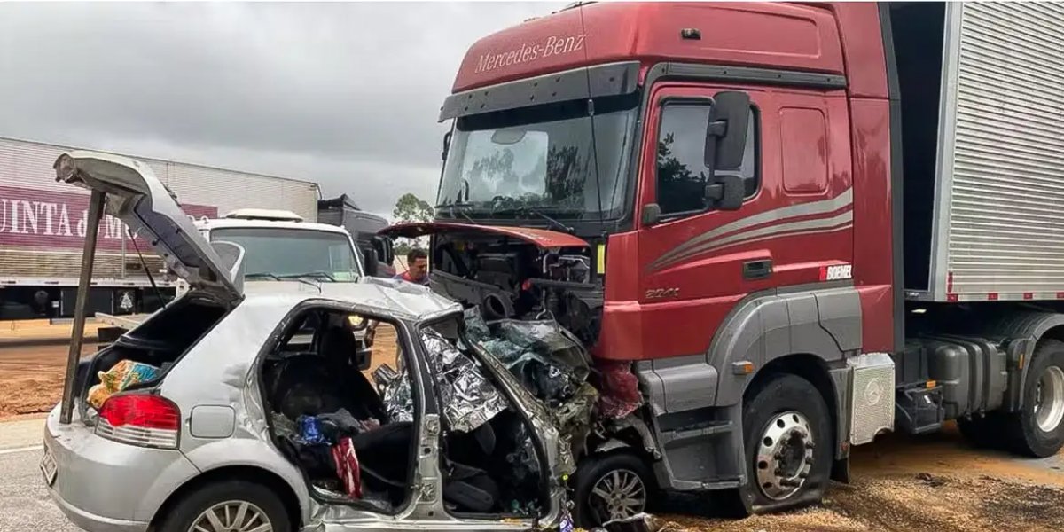 Acidente em Minas Gerais deixa seis pessoas da mesma família mortas