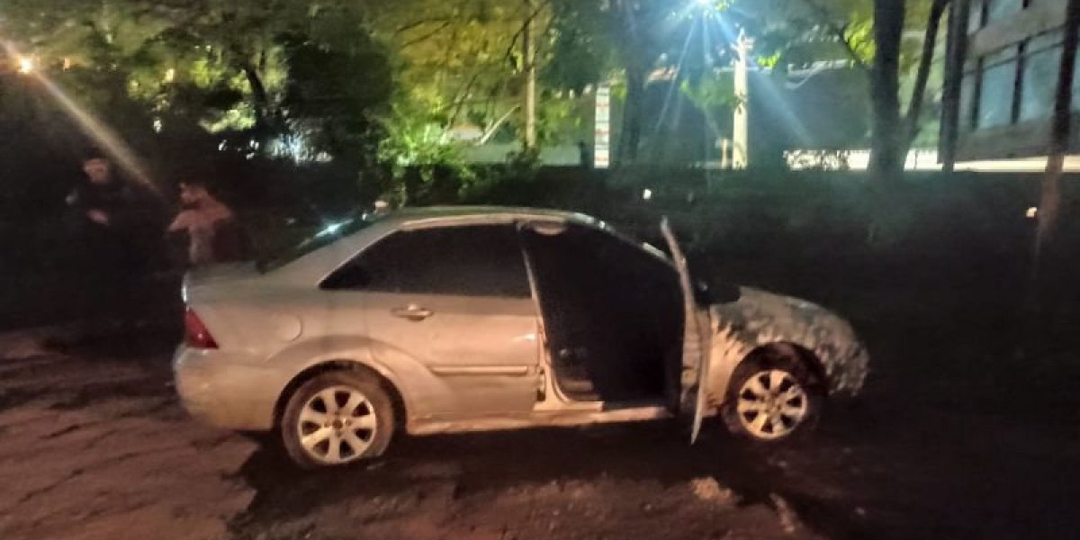 Homem é flagrado dentro de carro em área isolada de Salvador com adolescente de 13 anos