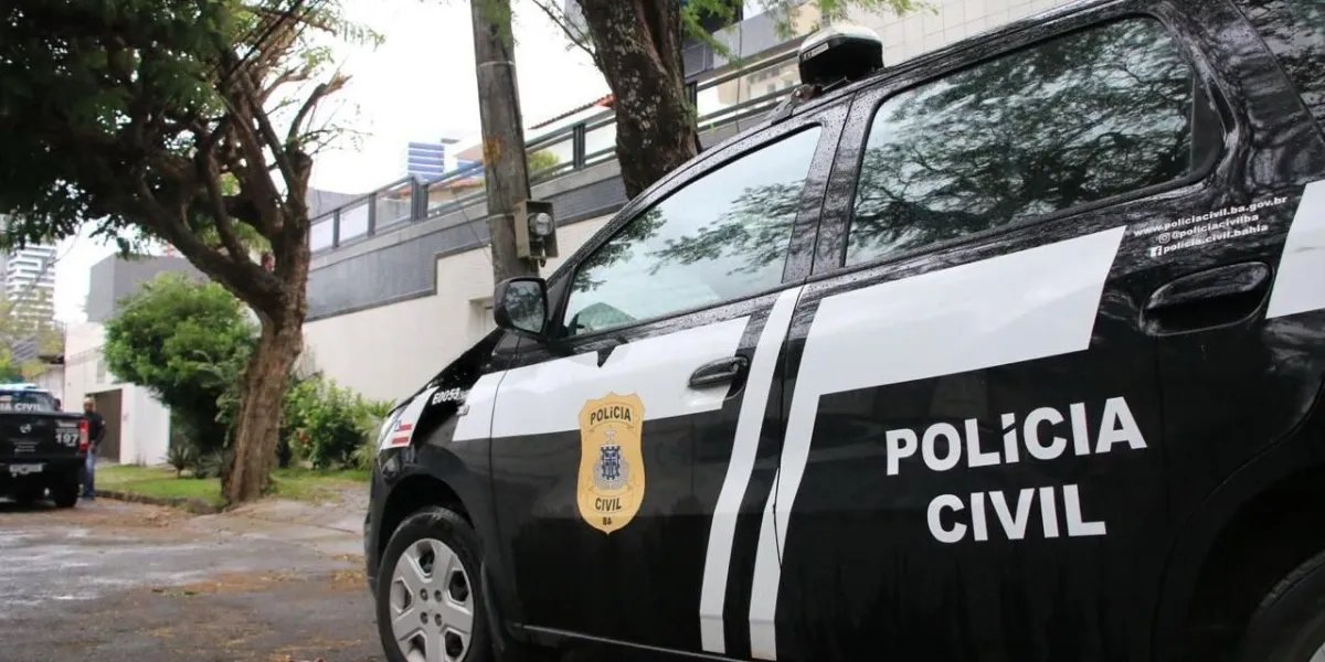 Viatura da Polícia Civil
