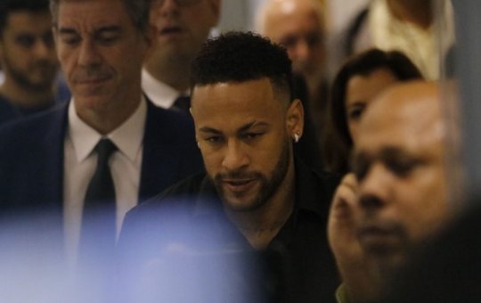 Supremo Tribunal da Espanha absolve Neymar em acusação de irregularidades na contratação pelo Barcelona