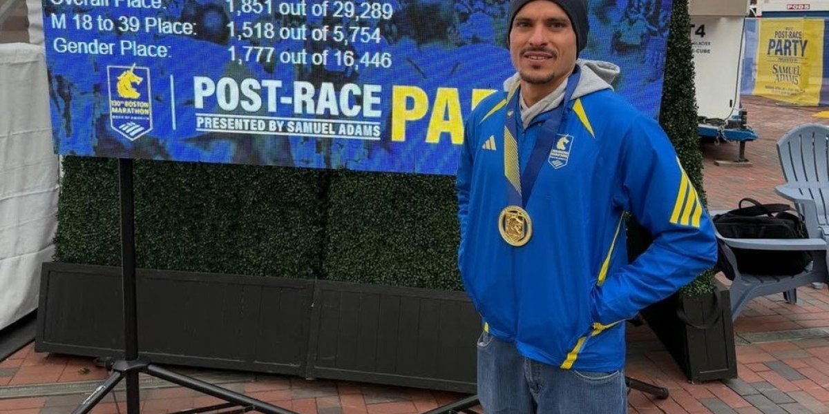 Brasileiro ajuda corredor exausto na reta final e vira destaque na Maratona de Boston