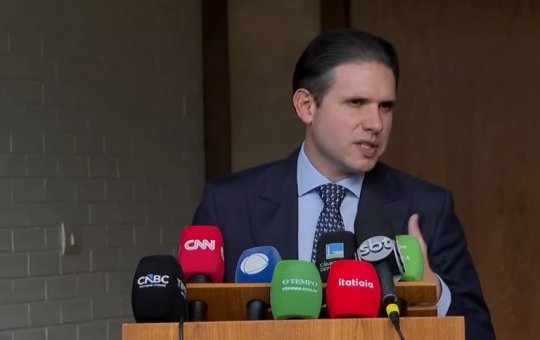 Motta vai instalar comissão especial para analisar fim da escala 6x1