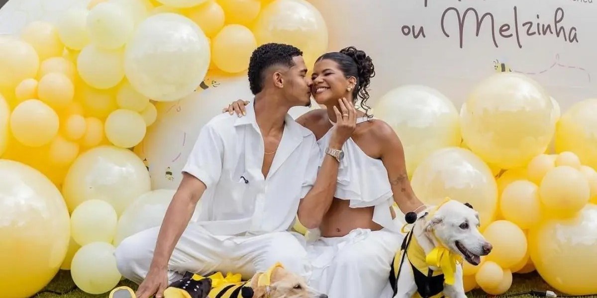 Influenciadores Sheuba e Tiago Souza emocionam os seguidores ao revelar sexo do bebê em chá revelação