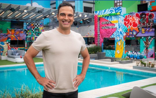 Após fim do BBB 26, Tadeu Schmidt aparece abatido e comenta: 'Cansaço que eu não senti em nenhum dia'