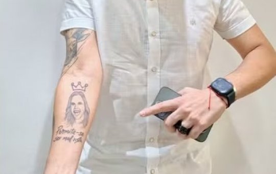 Fã de Ana Paula Renault tatua nome e frase da campeã do BBB 26