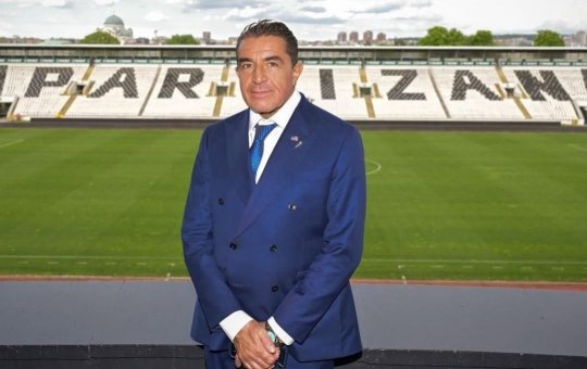 Conselheiro de Trump causa revolta ao dizer que brasileiras são “programadas para causar confusão” e chama de “raça maldita”