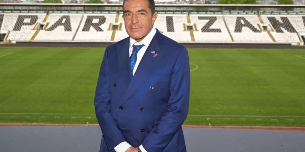 Conselheiro de Trump causa revolta ao dizer que brasileiras são “programadas para causar confusão” e chama de “raça maldita”