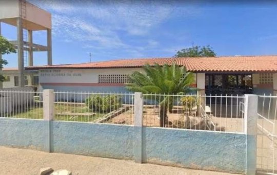 Professor é afastado após tirar roupa em sala de aula no norte da Bahia