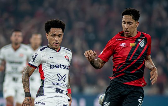 Athletico-PR x Vitória pelo Brasileirão: onde assistir, horário, escalações e arbitragem