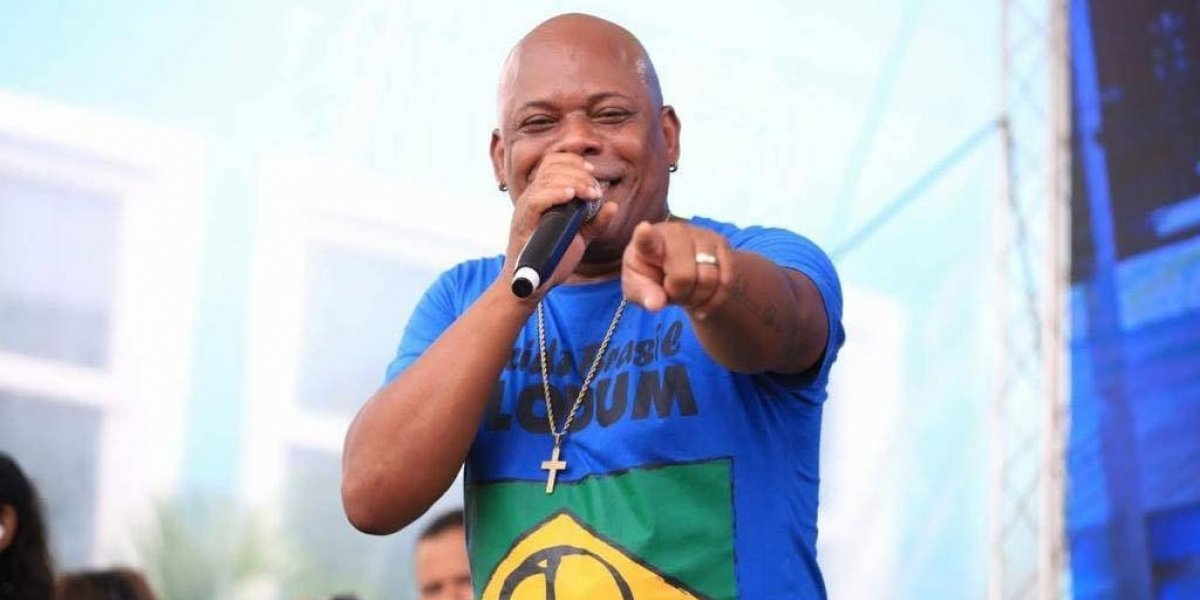 Olodum anuncia saída de Narcizinho após anos como vocalista
