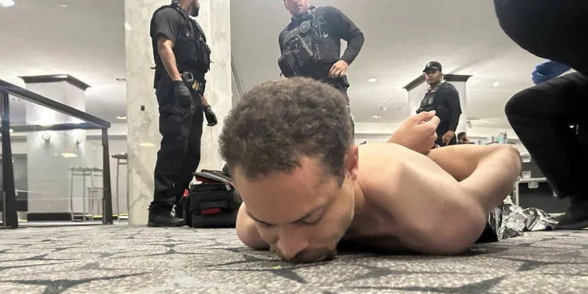 Atirador que invadiu jantar com Donald Trump passa por audiência nesta segunda