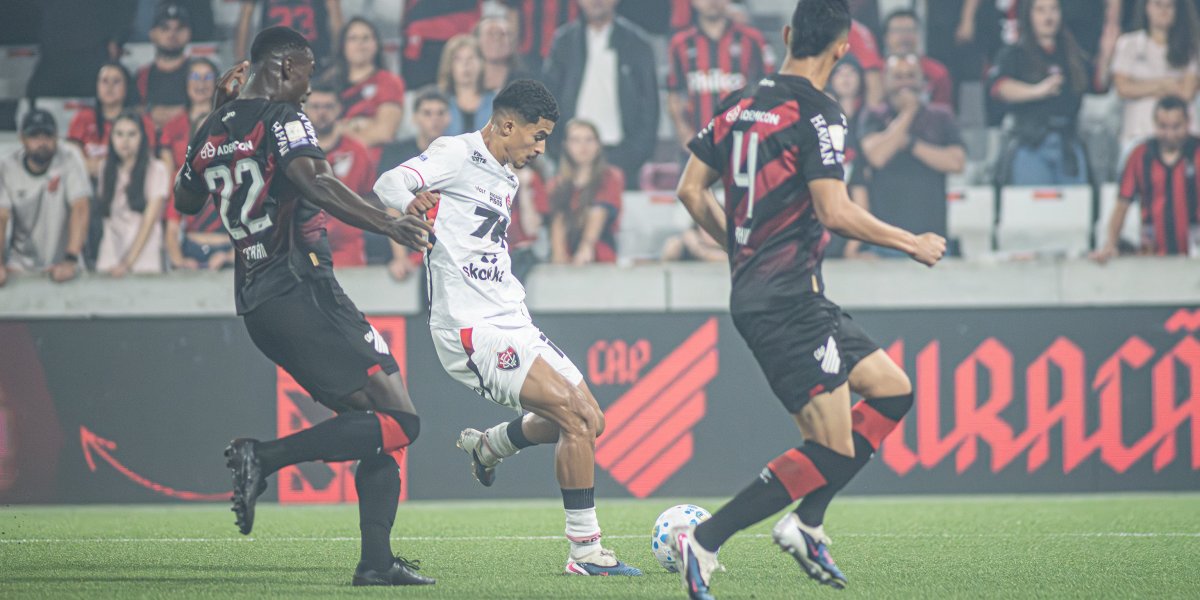 Vitória foi derrotado pelo Athletico-PR por 3 x 1