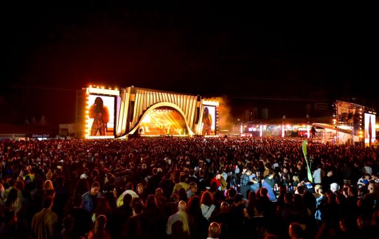 O Festival de Inverno Bahia (FIB) anuncia início das vendas no escuro