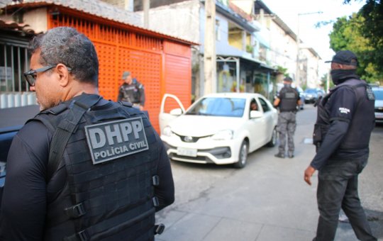 Estudante de 15 anos é morto a tiros em frente a escola em Feira de Santana