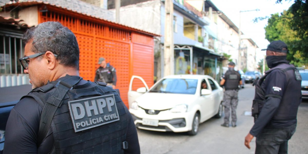 Estudante de 15 anos é morto a tiros em frente a escola em Feira de Santana