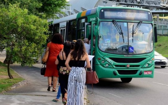 Salvador inicia o dia com transporte afetado por atraso na saída de ônibus 