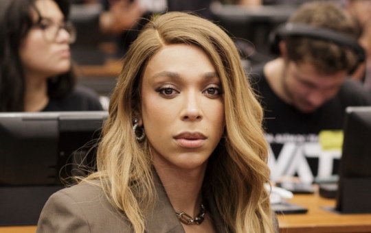 Erika Hilton convoca protestos após Congresso derrubar veto de Lula