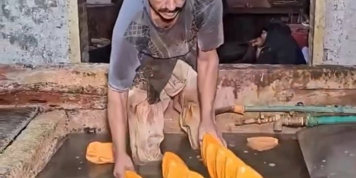Impressionante! Vídeo revela como artesãos do Paquistão fazem bolas de futebol à mão