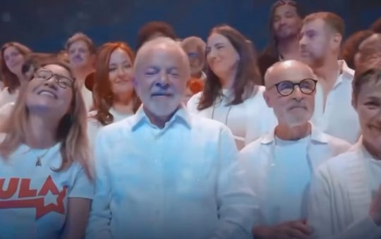 Por meio das redes sociais, Janja publica vídeo com artistas cantando Jingle histórico do PT