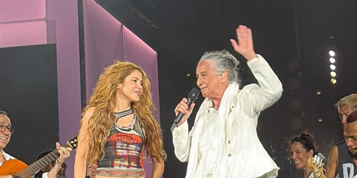 Shakira e Maria Bethânia no palco