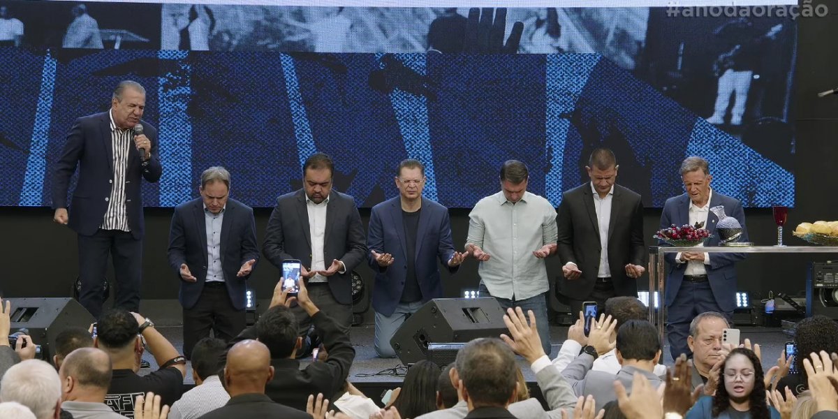 Silas Malafaia convida políticos para oração e faz aceno em apoio a Flávio Bolsonaro