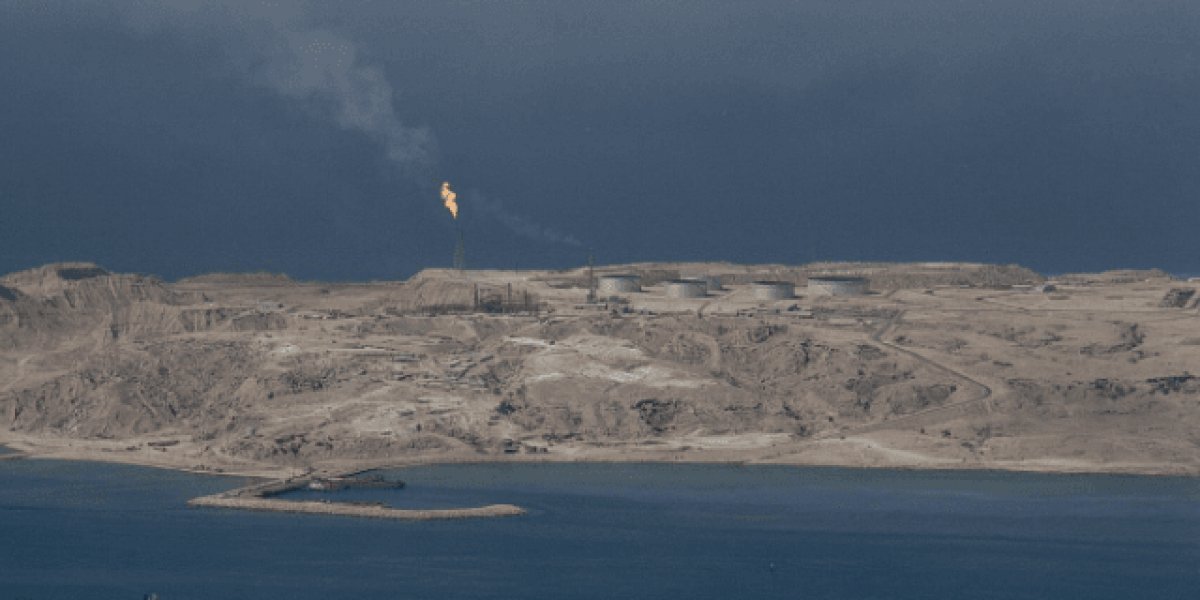 Navios no Estreito de Ormuz