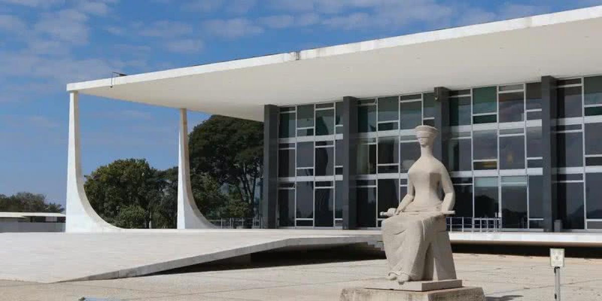 Pesquisa aponta que 55% dos brasileiros não confiam no STF