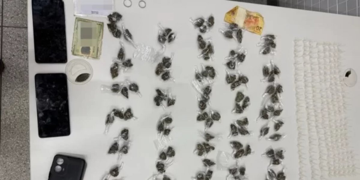 Rondesp RMS prende dois suspeitos por tráfico de drogas em Simões Filho