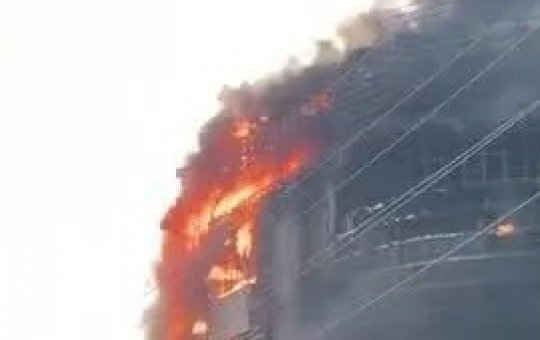 Incêndio em Shopping no Irã deixa ao menos 8 mortos e aproximadamente 40 feridos