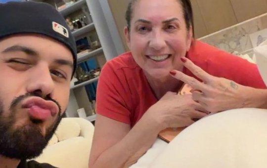 Em meio a rumores de uma possível reconciliação, Zé Felipe posta foto com mãe de Virginia