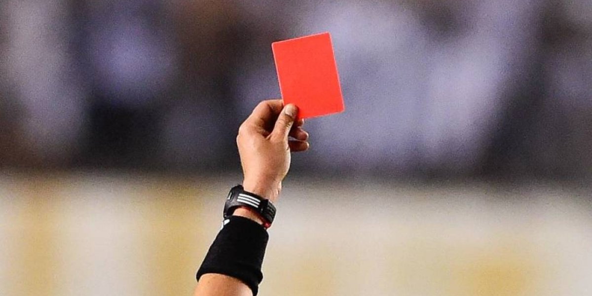 Erros e polêmicas envolvendo arbitragem marcam capítulos da história do futebol brasileiro