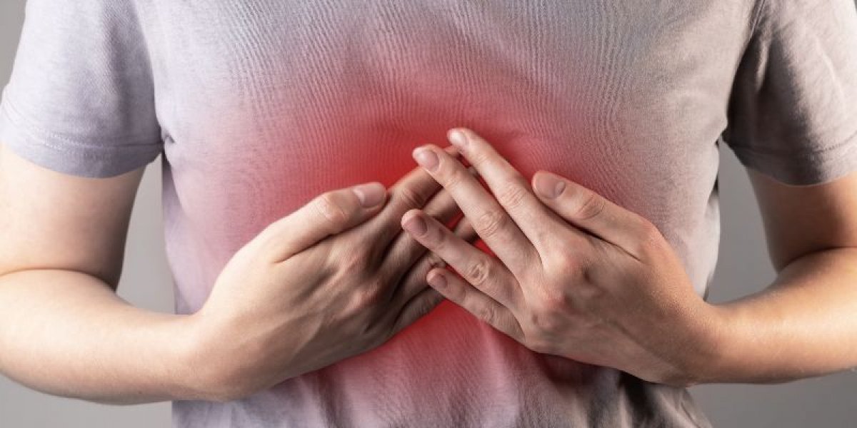 Dor no peito: como diferenciar infarto de crise de ansiedade